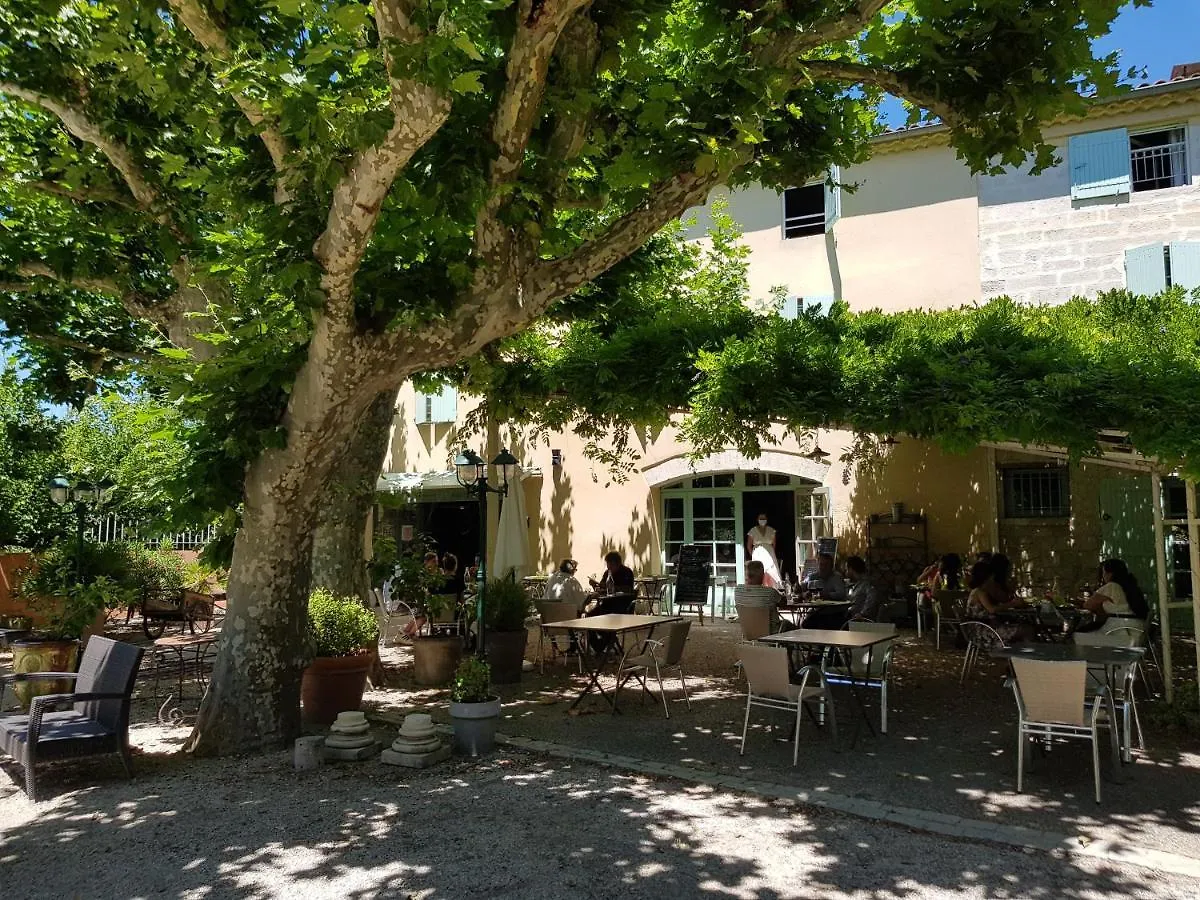 Logis Hotel La Ferme Aviñón