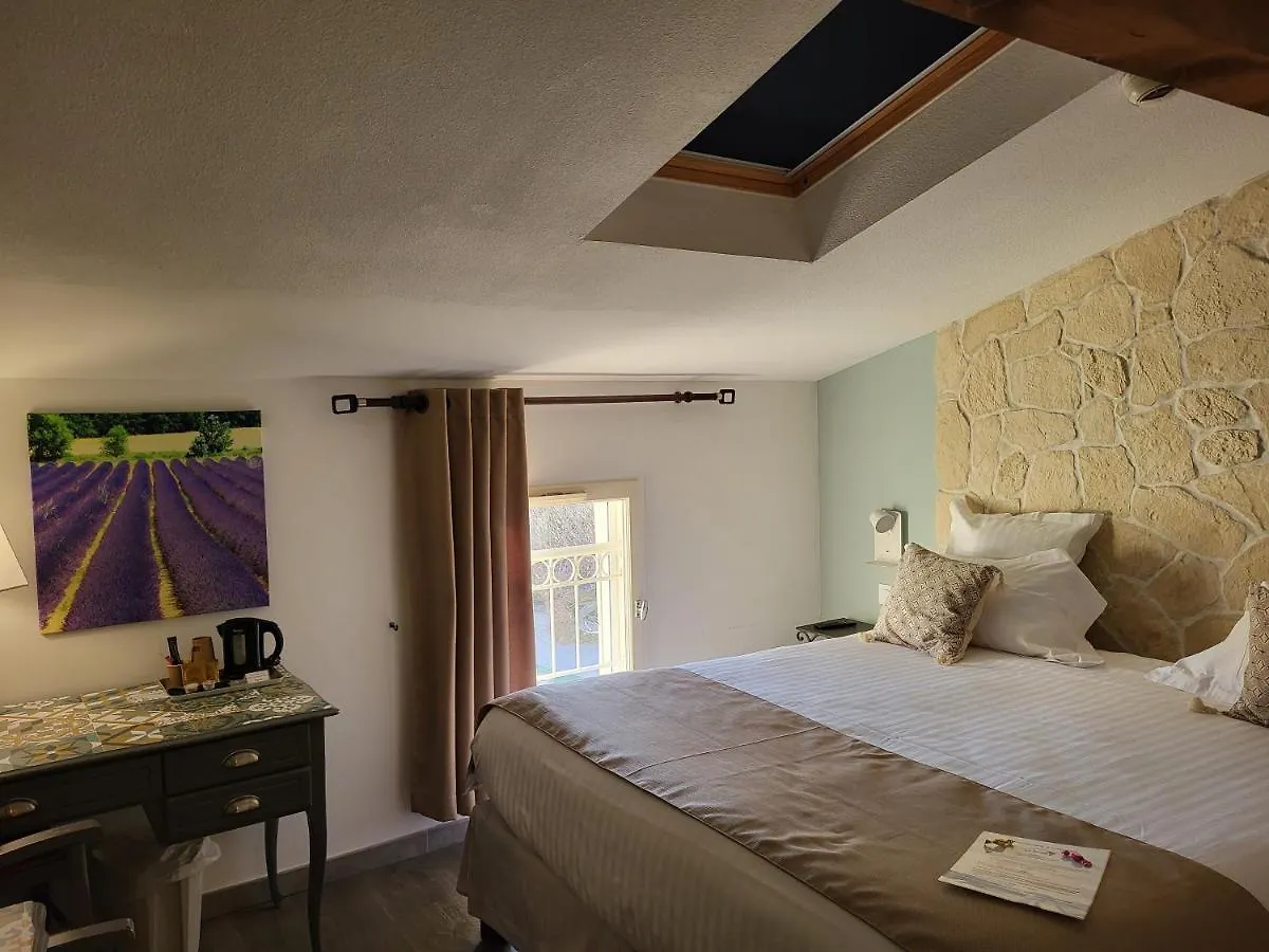 Logis Hotel La Ferme Aviñón