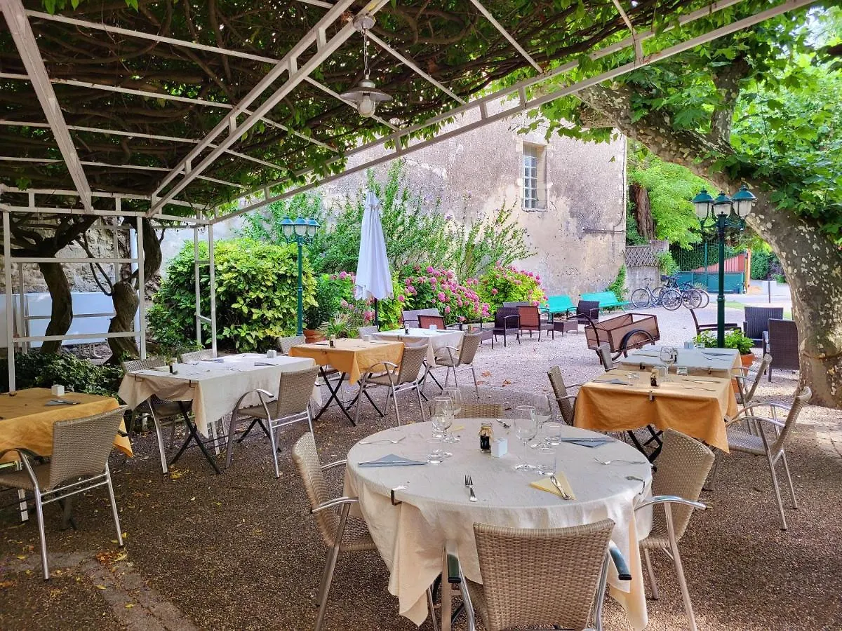 Logis Hotel La Ferme Aviñón