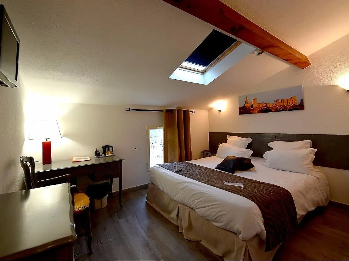 Logis Hotel La Ferme Aviñón