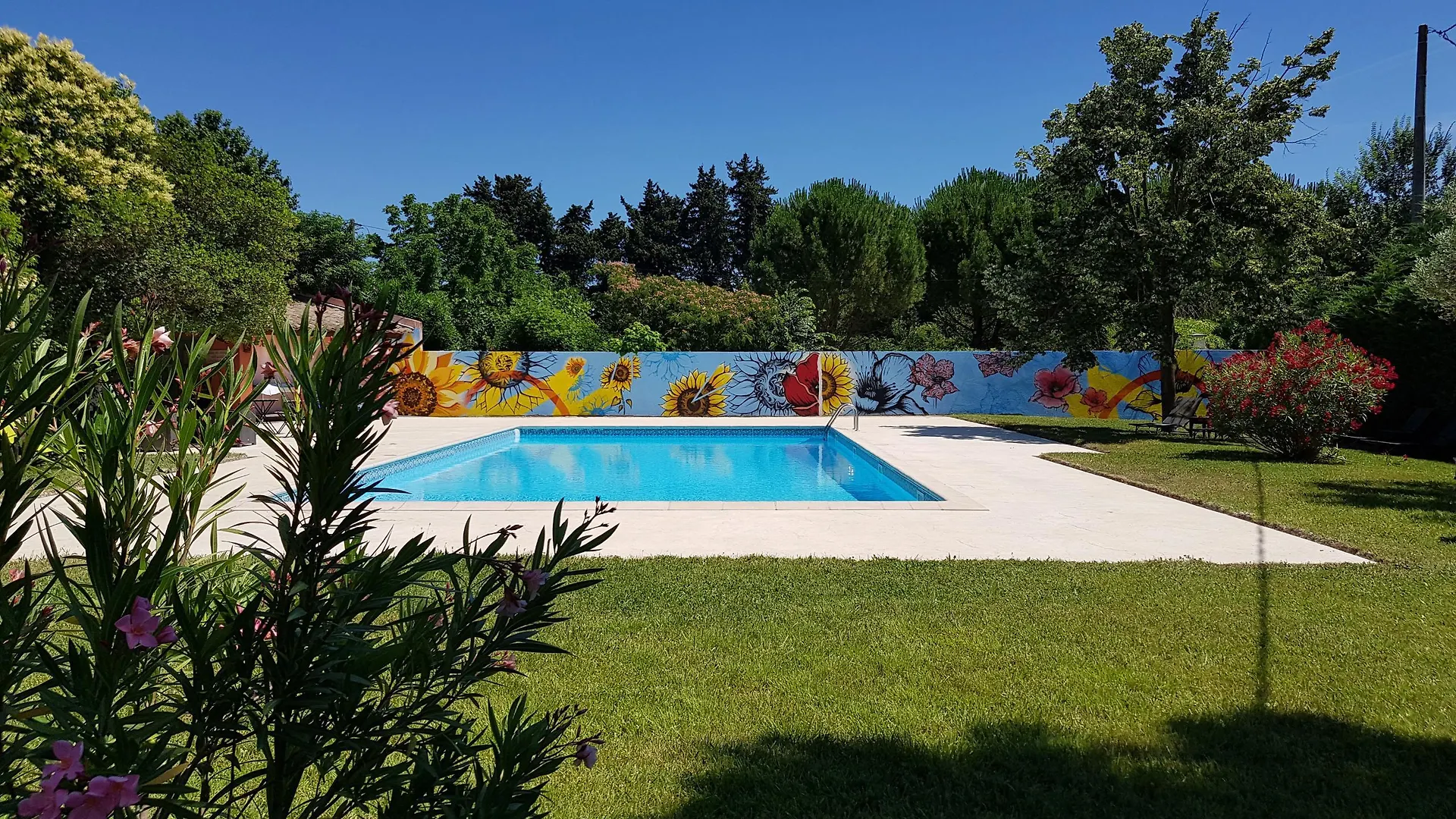 Logis Hotel La Ferme Aviñón