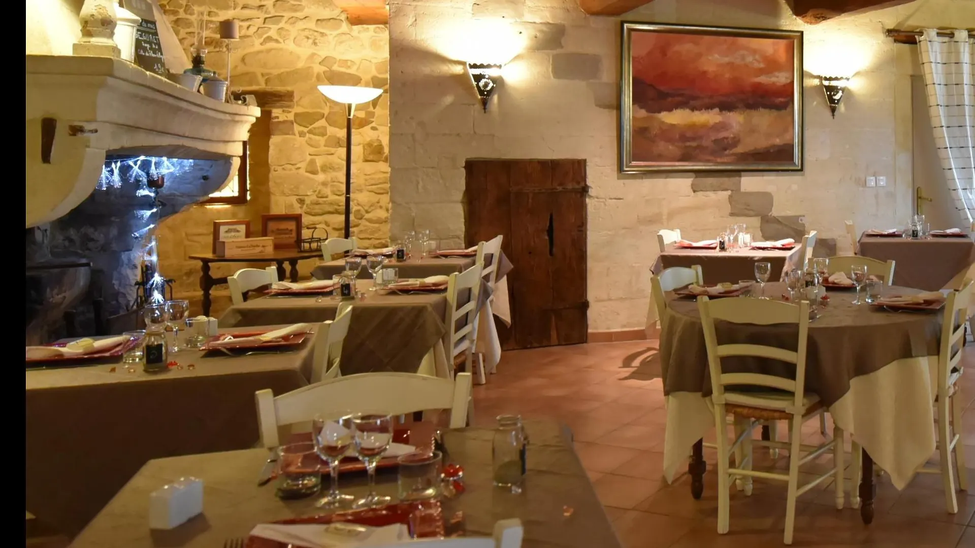 Logis Hotel La Ferme Aviñón