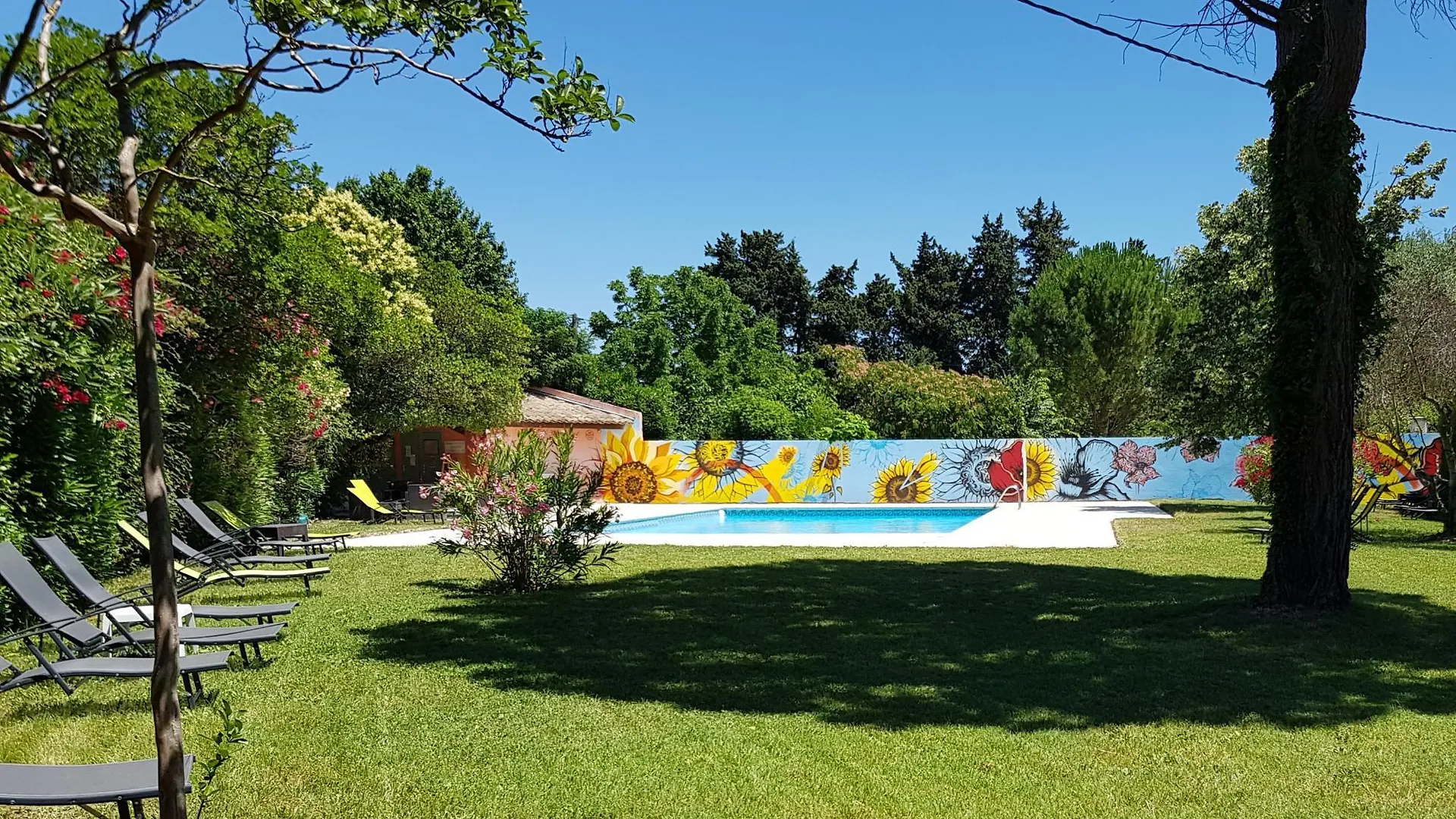 Logis Hotel La Ferme Aviñón