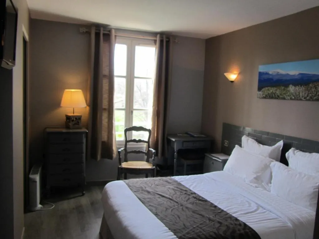 Logis Hotel La Ferme Aviñón