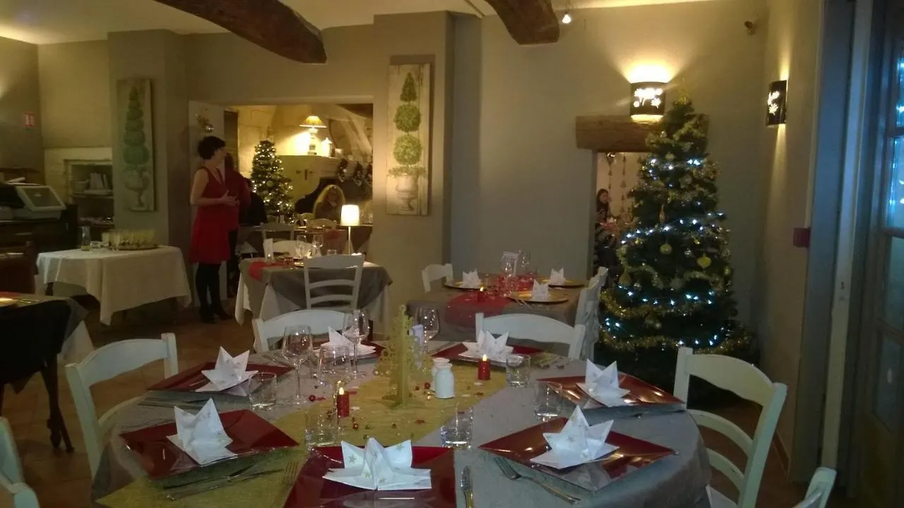 ***  Logis Hotel La Ferme Aviñón Francia